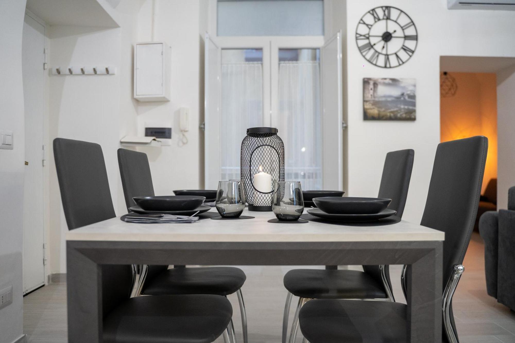 Dietro Al Plebiscito Luxury Suite Neapel Exteriör bild